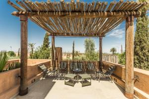 Villa YENMOZ en exclusivité avec piscine privée dans la Palmeraie