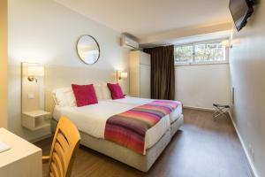 Twin Room without Balcony room in Hotel Londres Estoril / Cascais