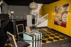 乐德昂斯特酒店 - 查昂河畔栋皮埃尔