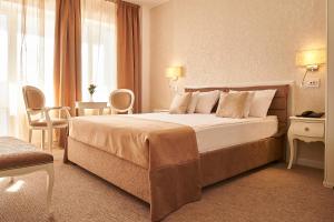 Standard Suite room in Continental Forum Oradea