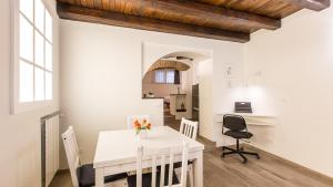 Rental in Rome Trastevere White