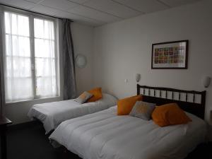 Hotels Hotel de Normandie : Chambre Triple