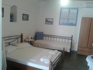 Floras Rooms and Studios Anafi-Island Greece