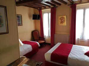 Hotels Hostellerie Saint Martin : Chambre Triple