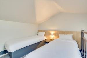 Hotels B&B HOTEL FREJUS Puget-sur-Argens : Chambre Quadruple