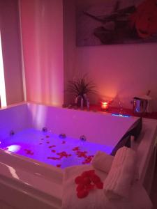 Suite with Hot Tub room in Hotel Masseria Marziale
