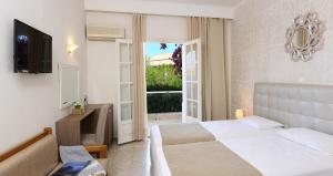 Triple Room with Garden View room in Nefeli
