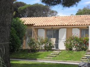 Triple Room room in VVF Villages « Golfe de Saint-Tropez » Sainte-Maxime