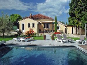 Spacious Holiday Home in Provence with Private Pool