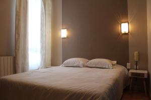 Hotels Les Glycines : photos des chambres
