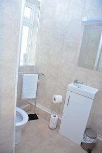 Deluxe Double Room room in The Oxfordshire Hotel