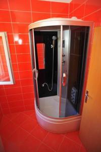 Three-Bedroom Holiday Home  room in Holiday house with a swimming pool Sutivan Brac - 11496