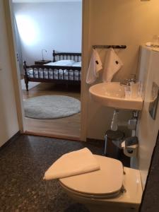 Large Double Room room in Borrby Frö B&B