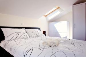 Apartments with a parking space Mastrinka, Ciovo - 10364