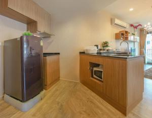 The Rain Cha Am by Paka