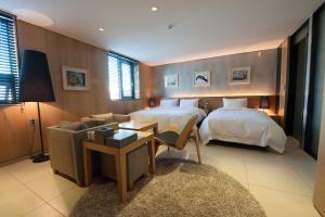 Phòng Gia đình 2 Giường đơn (Family Twin)