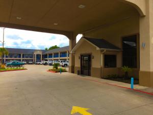 Americas Best Value Inn & Suites Mont Belvieu Houston