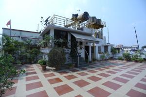 Golden Orchid - Kolkata