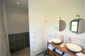 B&B / Chambres d'hotes FERME DE L'EREAU : Suite - Vue sur Jardin