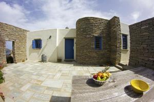 Bioclimatic stone built villa Kea Greece