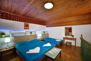 Mythos- Platanias- Hotel -Apts Chania Greece