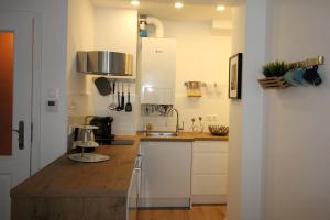 Studio Thalia Next to Metro