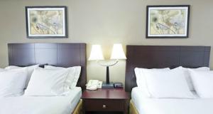 Holiday Inn Express & Suites Chicago Deerfield Lincolnshire by IHG