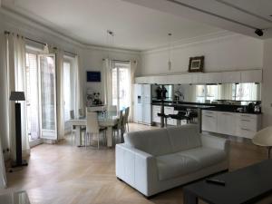 Appartements Luxe Apartment 165m2 8pers Victor Hugo trocadero foch Champs Elysees : photos des chambres