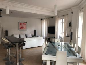 Appartements Luxe Apartment 165m2 8pers Victor Hugo trocadero foch Champs Elysees : photos des chambres
