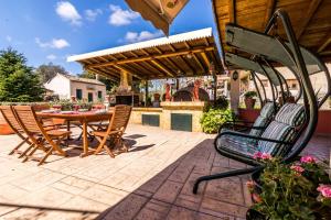 Antonela Sunshine Apartment by Corfu Escapes