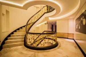 Hotel Grand Godwin - Complimentary Airport Pickup -Near NDLS Railway Stn