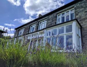 Costislost House