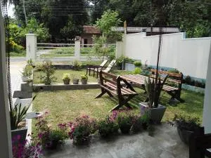 Leopard Rock Family Rest - Erabedda