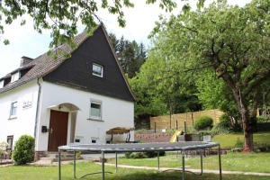 4 hvězdičkový chata Ferienhaus Haus im Glueck Hemfurth-Edersee Německo