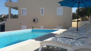 Apartments Villa Laguna with pool