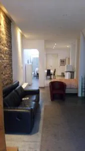 Apartment Number Ten - 伊普尔