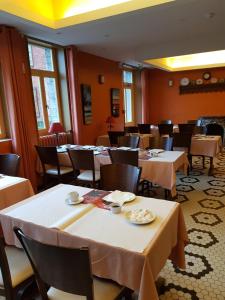 Hotels LOGIS - Chateau de la Motte - Hotel & Restaurant : photos des chambres