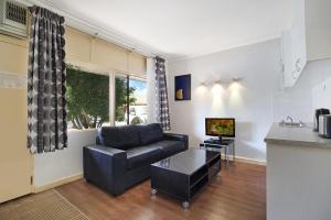 Queen Studio room in Ultimate Apartments Bondi Beach