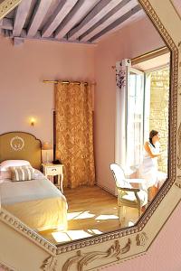 Hotels Le Relais Louis XI : photos des chambres