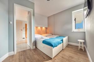 Hel Żeromskiego, Sun & Snow