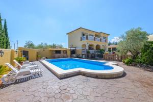 Cubos Villa Torre Encina