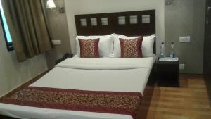 Pamposh Guest House GK II Market