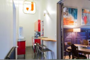 Appartements Authentic Flat in Dijon : photos des chambres