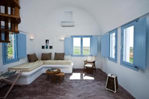 Sun Anemos Resort Santorini Greece