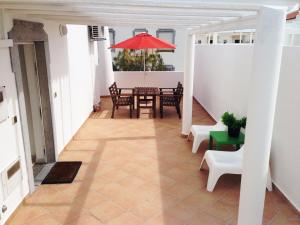 Cosy w/ terrace, near the beach, in Altura
