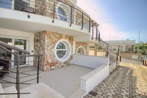 Le Dimore Sul Mare di San Gregorio by LoveSud