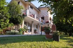 Parte di casa con giardino e piscina - Fabbiano