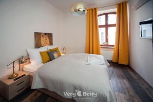 Very Berry Orzeszkowej 16 MTP Apartment parking check in 24h