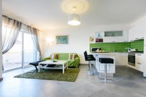 ZADAR MODERN APPARTMENT WITH SEA VIEW 4 PERS