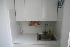 Casetta bianca sul mare